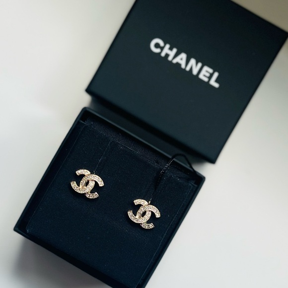 🔥CHANEL Crystal CC Earrings - Picture 9 of 9